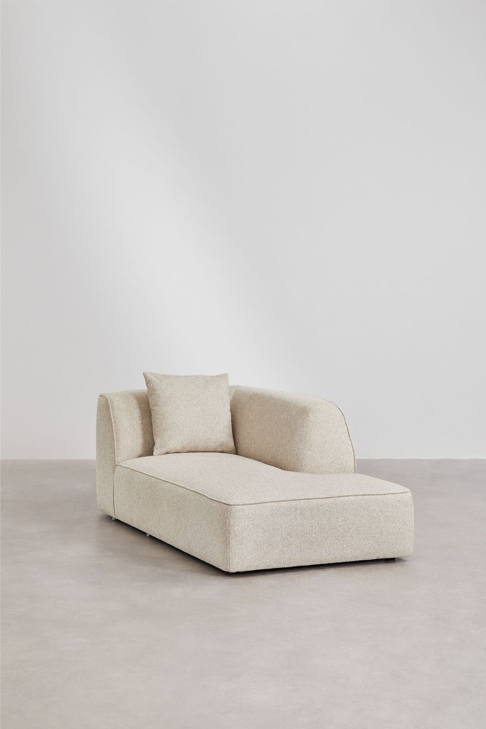 Divano modulare con chaise longue destra a 4 pezzi con pouf rivestito Cardea