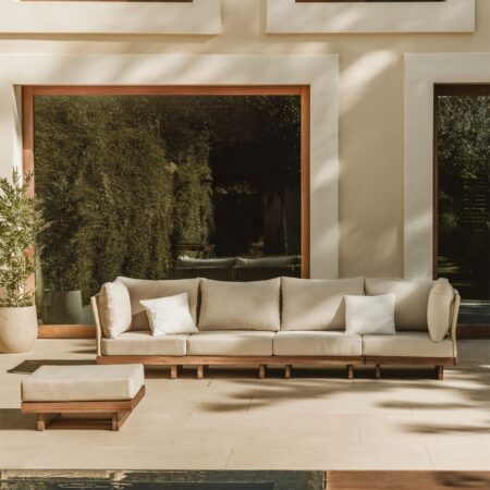 Divano modulare da giardino a 4 pezzi con 2 poltrone angolari e pouf in legno di acacia Dailin