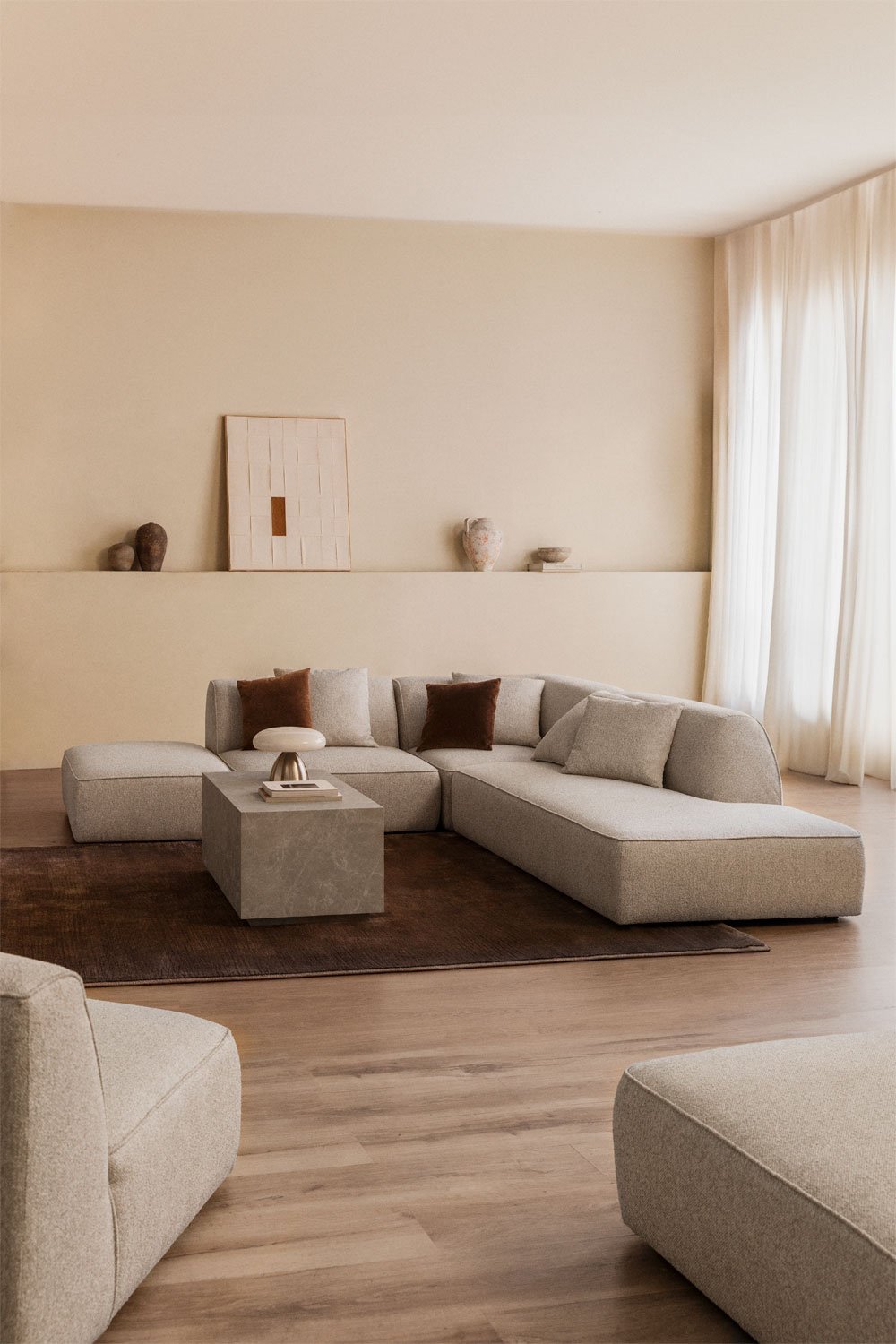 Divano modulare angolare a 3 pezzi con chaise longue destra e pouf rivestito Cardea
