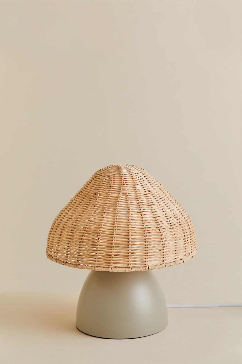 Lampada da tavolo Esmeret in rattan e metallo