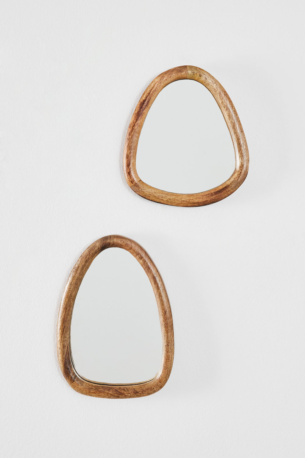 Espejo de pared en madera de mango Gabael