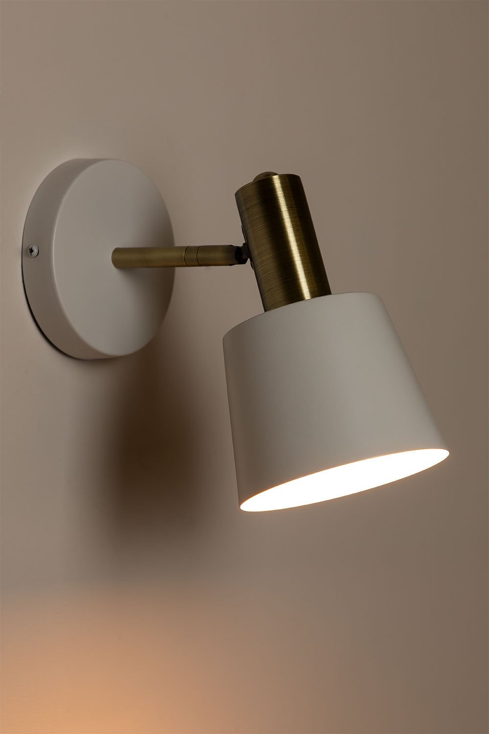 Lampada da parete in ferro Agueda