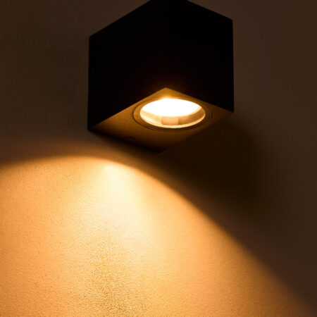 Lampada da parete Dolton in alluminio