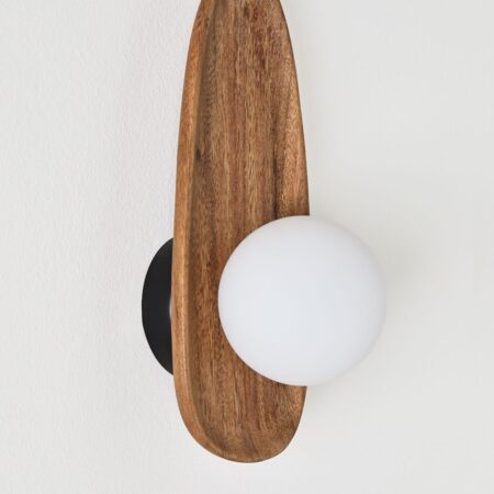Lampada da parete Freidy in legno di acacia