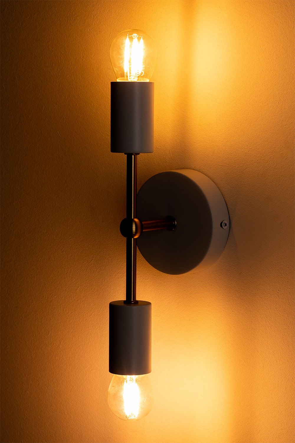 Lampada da parete in ferro Olyar