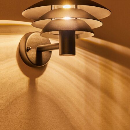 Lampada da parete per esterno Lirano in acciaio inox