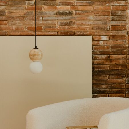 Lampada da soffitto con sfera di cristallo in travertino Davise
