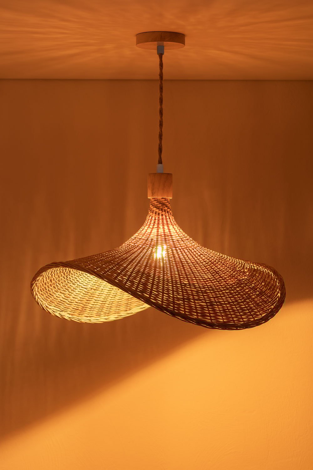 Lampadario in bambù Chaifer