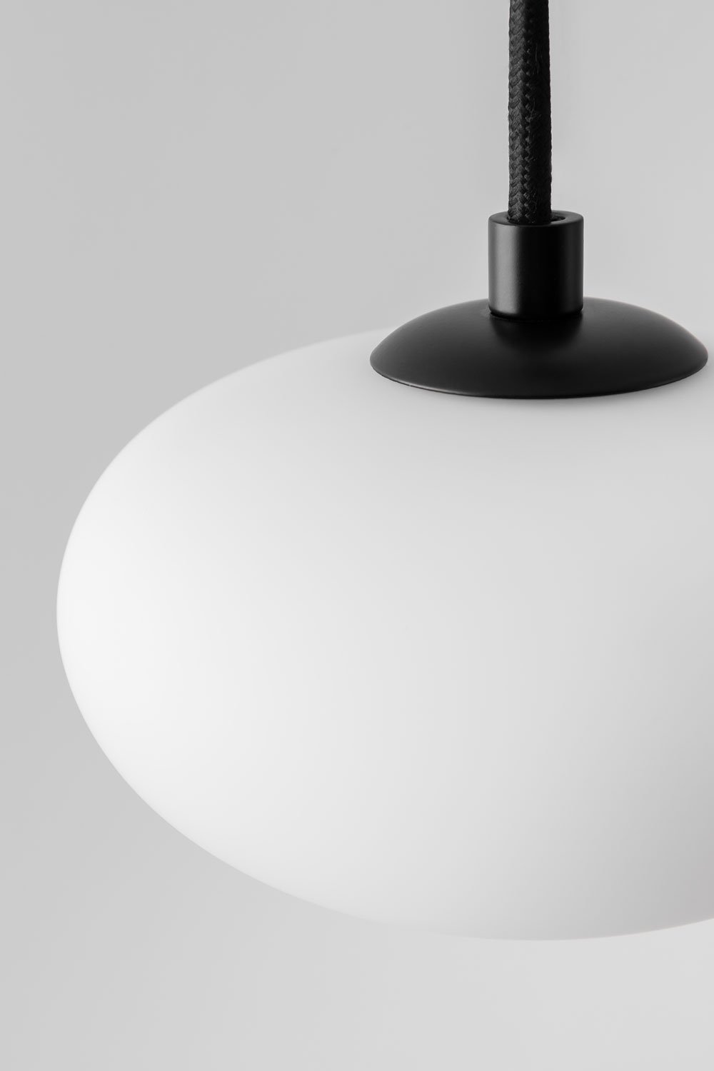 Lampada da soffitto Marliene in metallo con sfera in vetro