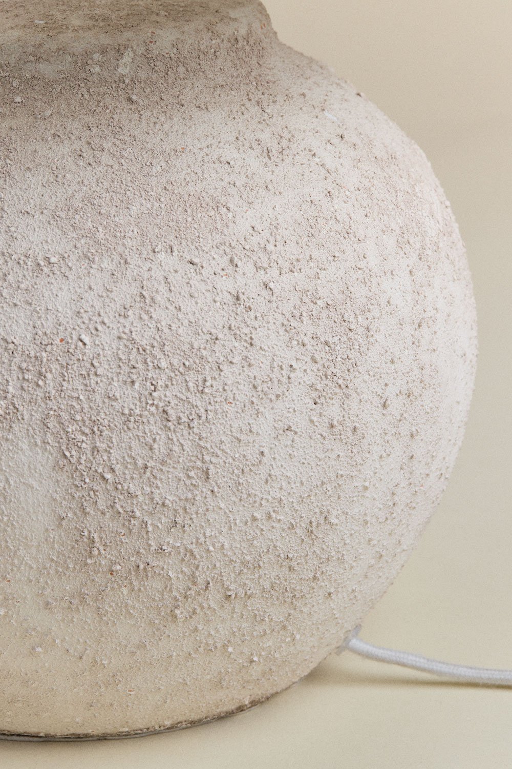 Lampada da tavolo Uvalin in ceramica e lino da 45 cm