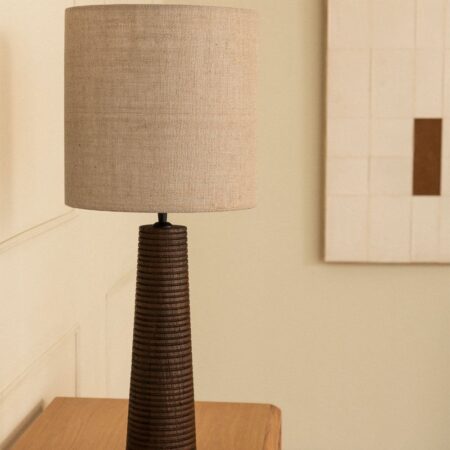 Lampada da tavolo ↑75 cm in legno di mango e lino Sirmione