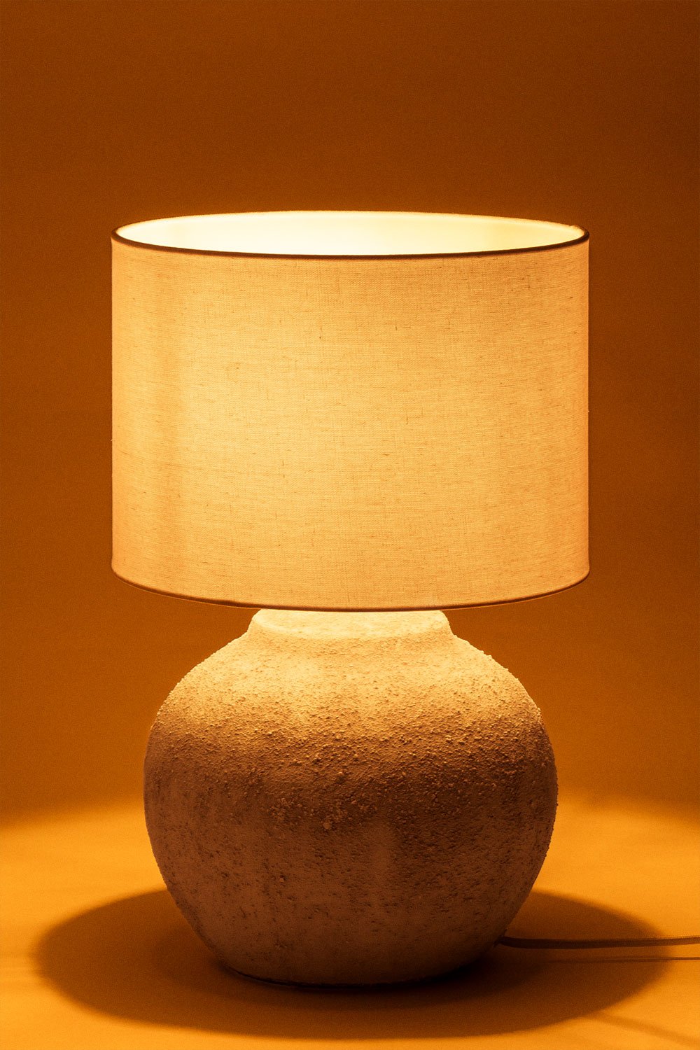 Lampada da tavolo Aloia in lino e terracotta