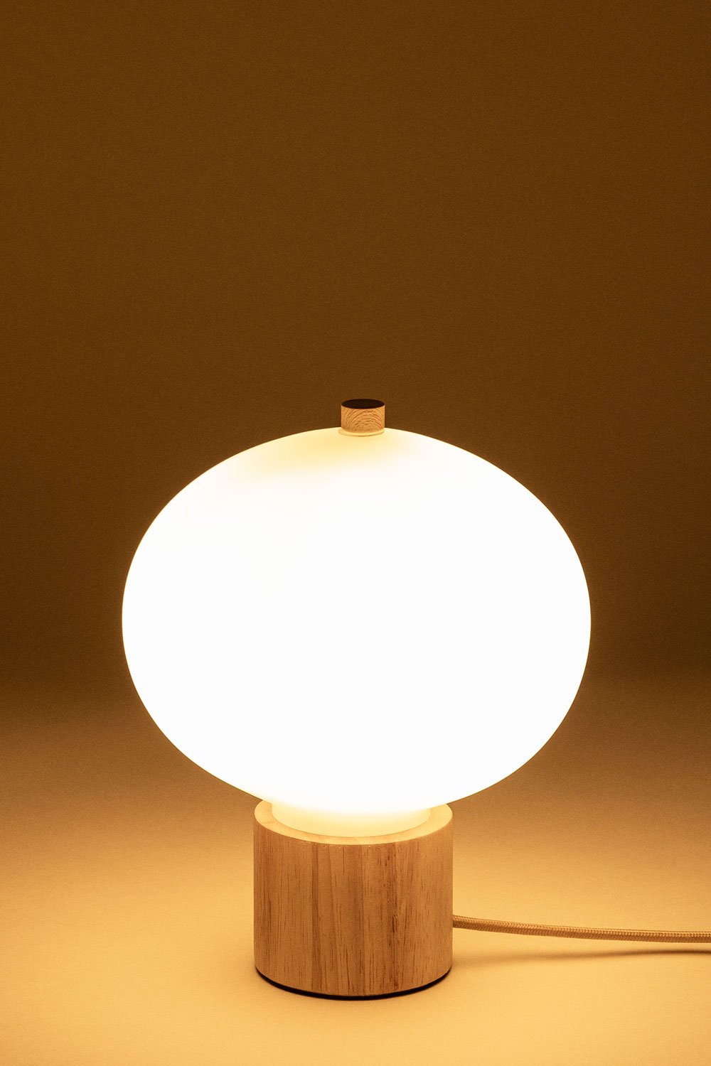 Lampada da tavolo Batouri in legno di pino