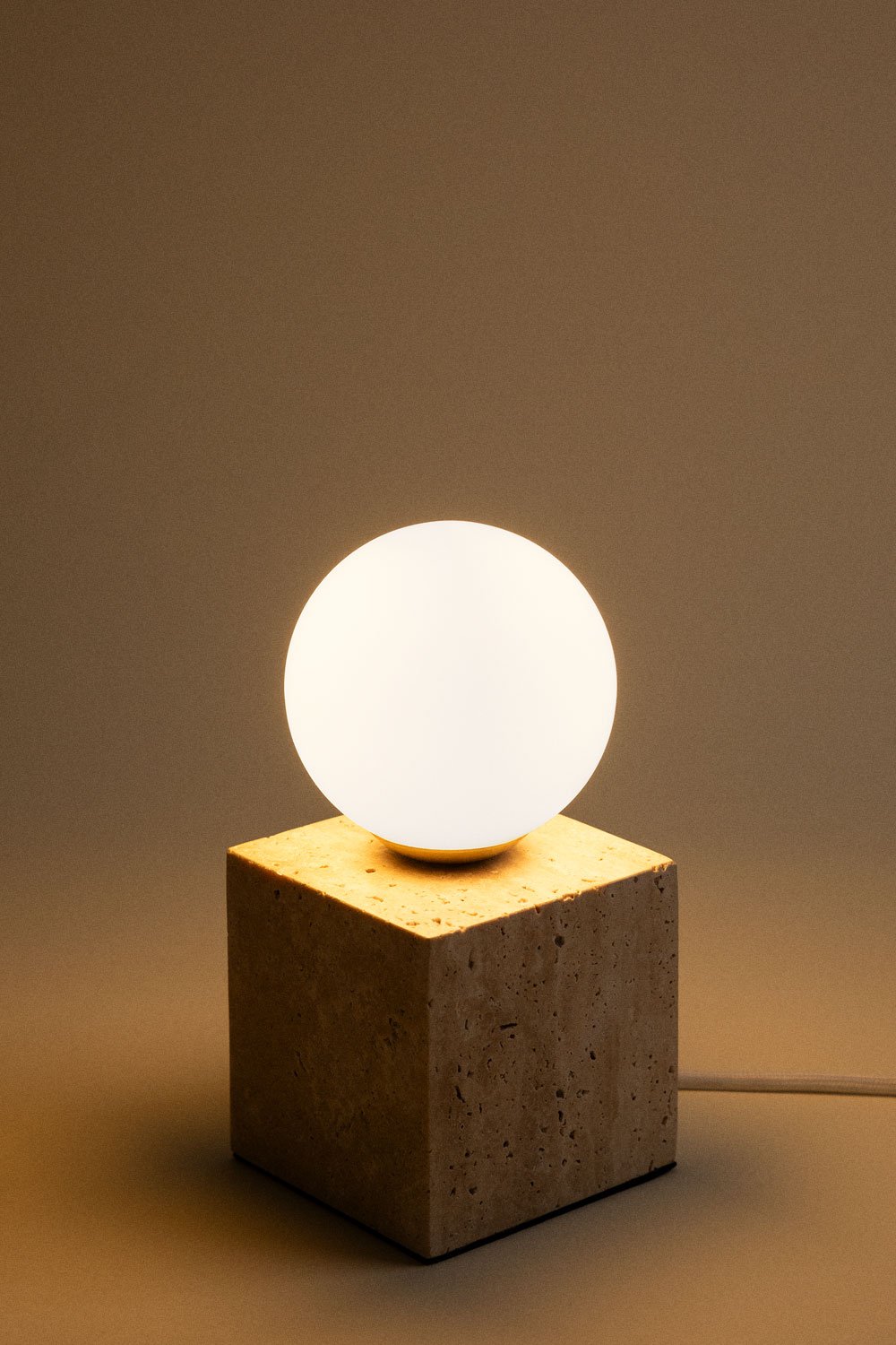 Lampada da tavolo in travertino con sfera di cristallo Davise