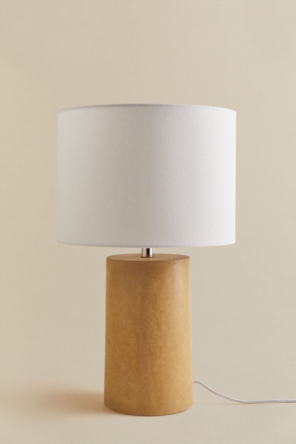 Lampada da tavolo Dianta in lino e fibra di vetro