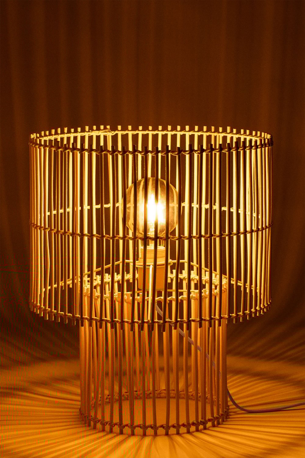 Lampada da tavolo in rattan e metallo Felicia