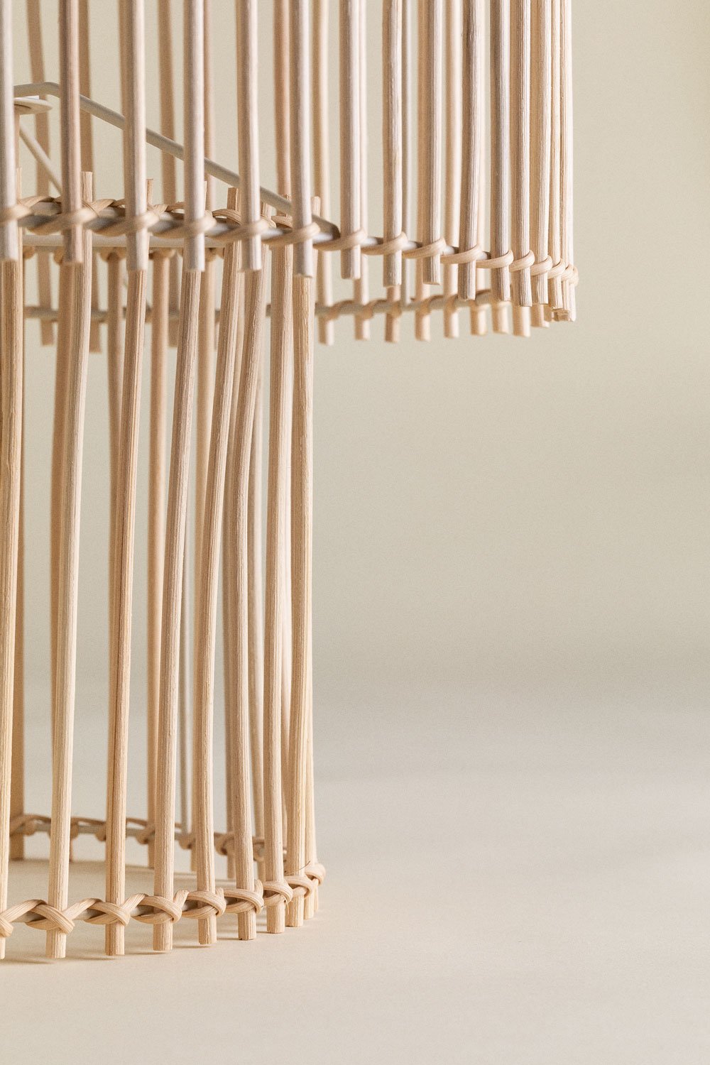Lampada da tavolo in rattan e metallo Felicia