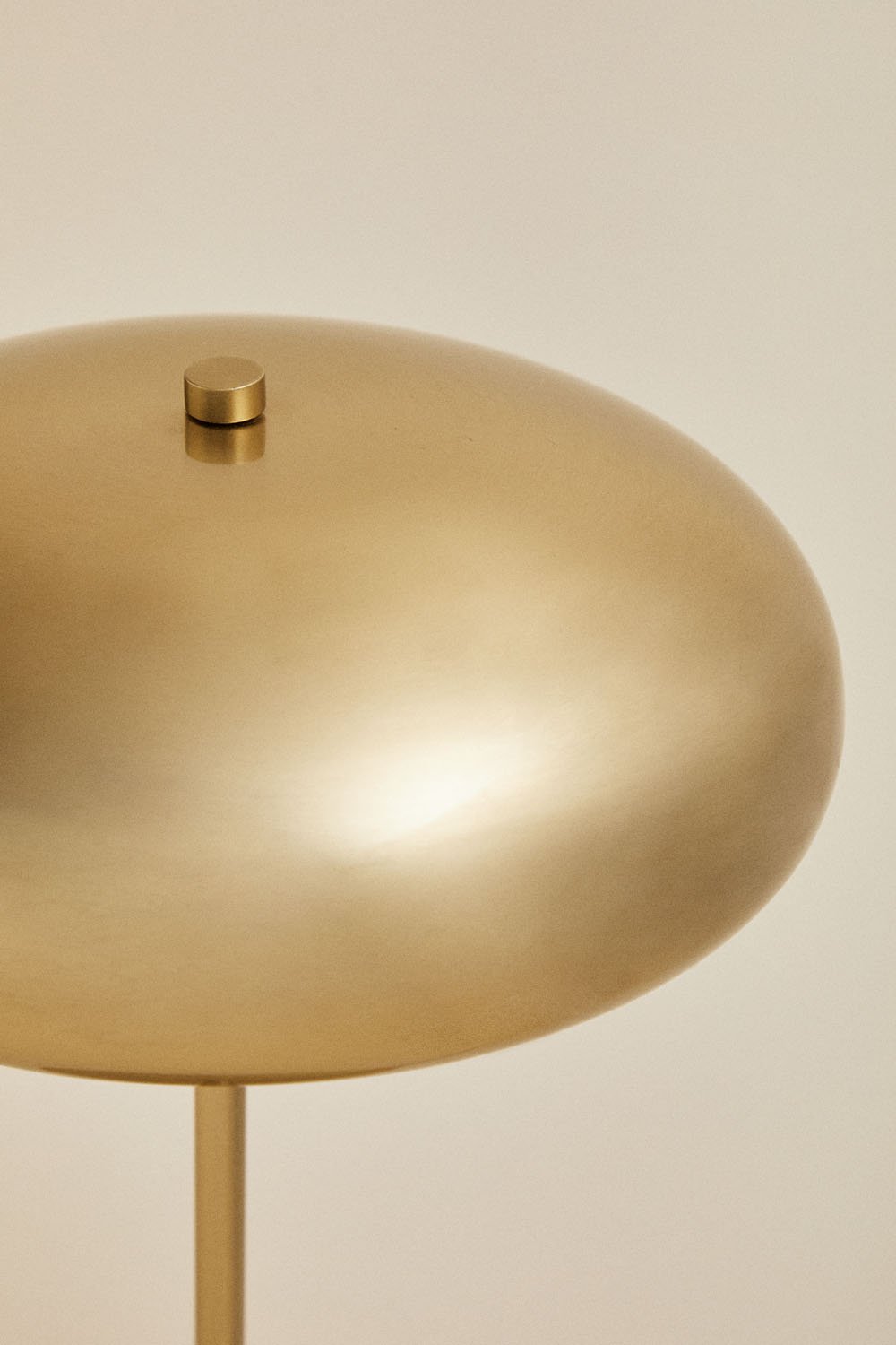 Lampada da tavolo in metallo Hilma