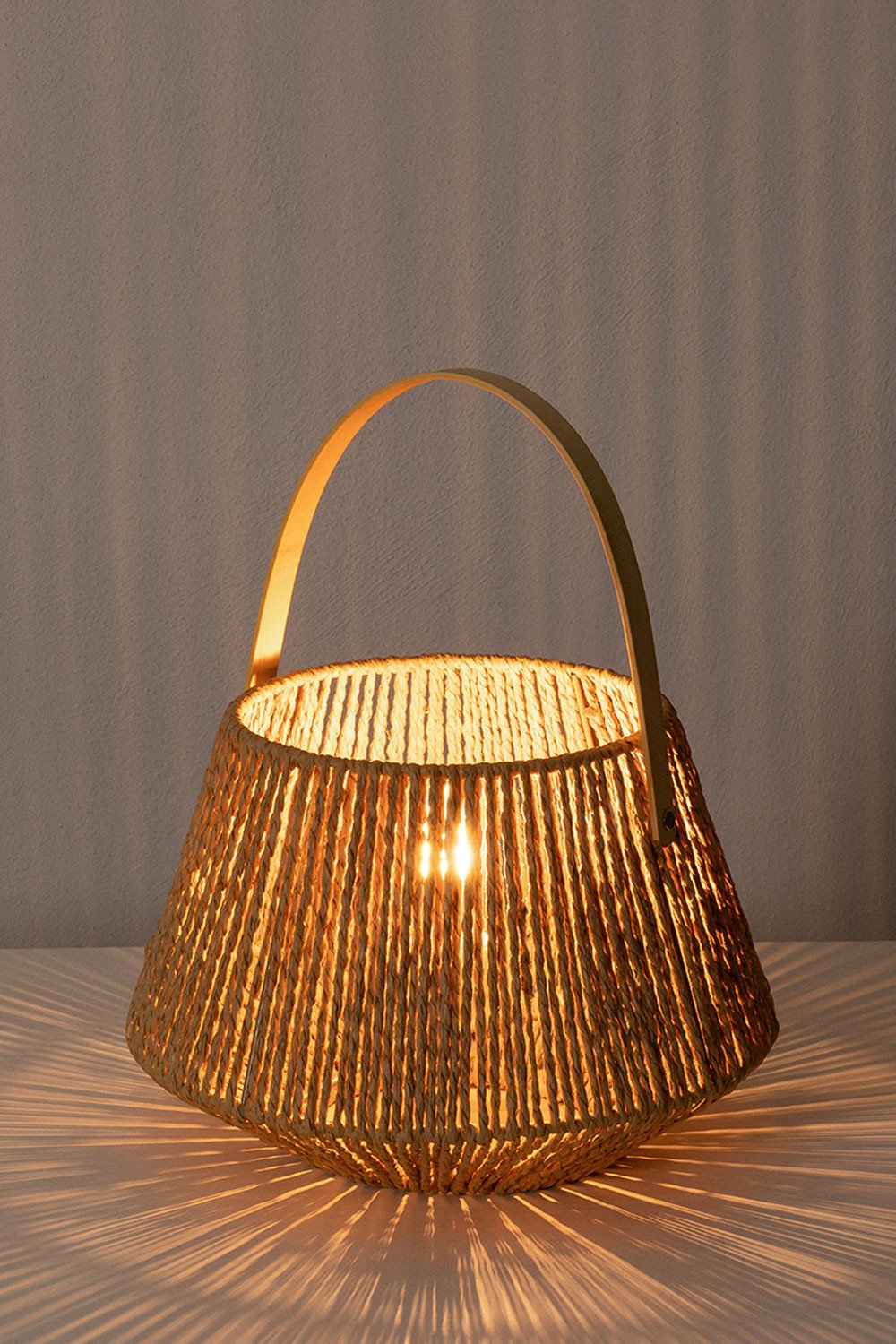Lampada da tavolo Milei in carta intrecciata