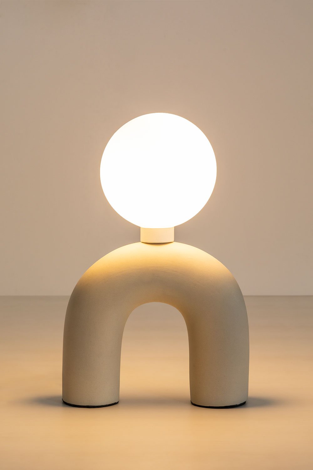 Lampada da tavolo in ceramica con sfera in vetro Galva