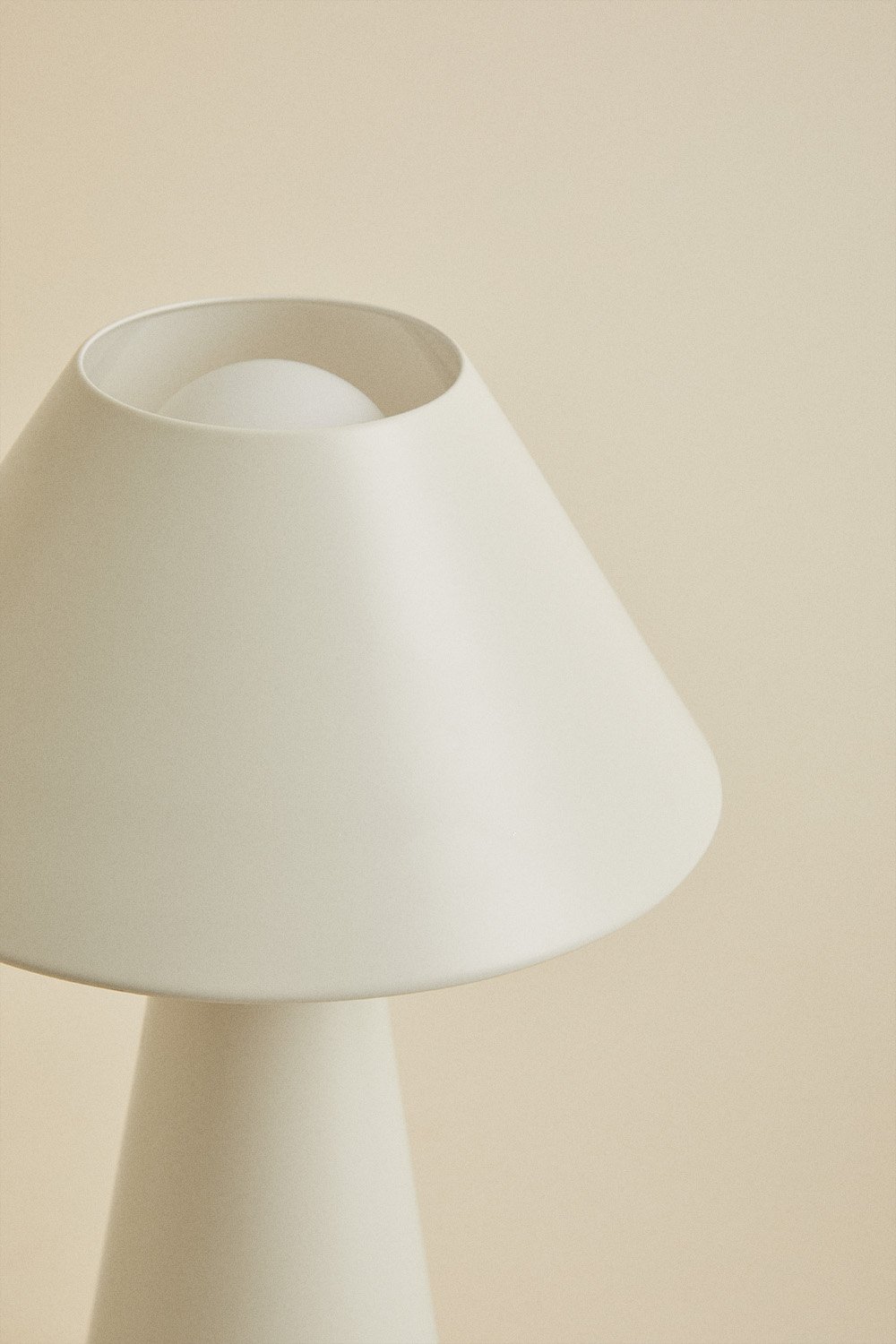 Lampada da tavolo in ferro Silenora