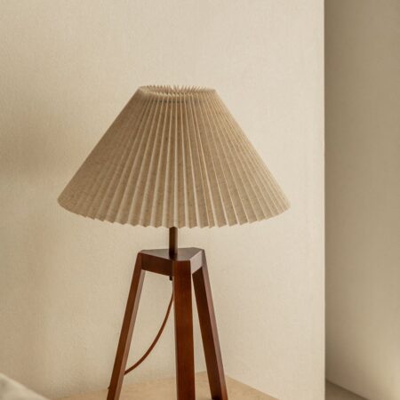 Lampada da tavolo in lino e legno Vivaldo