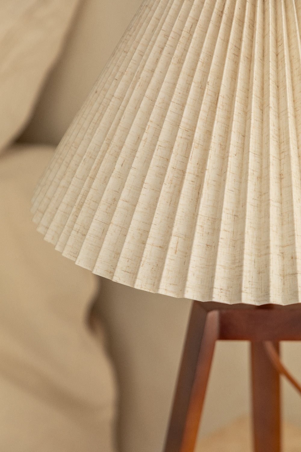Lampada da tavolo in lino e legno Vivaldo