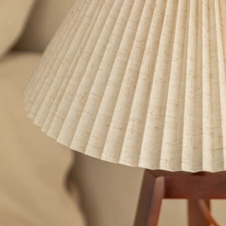 Lampada da tavolo in lino e legno Vivaldo