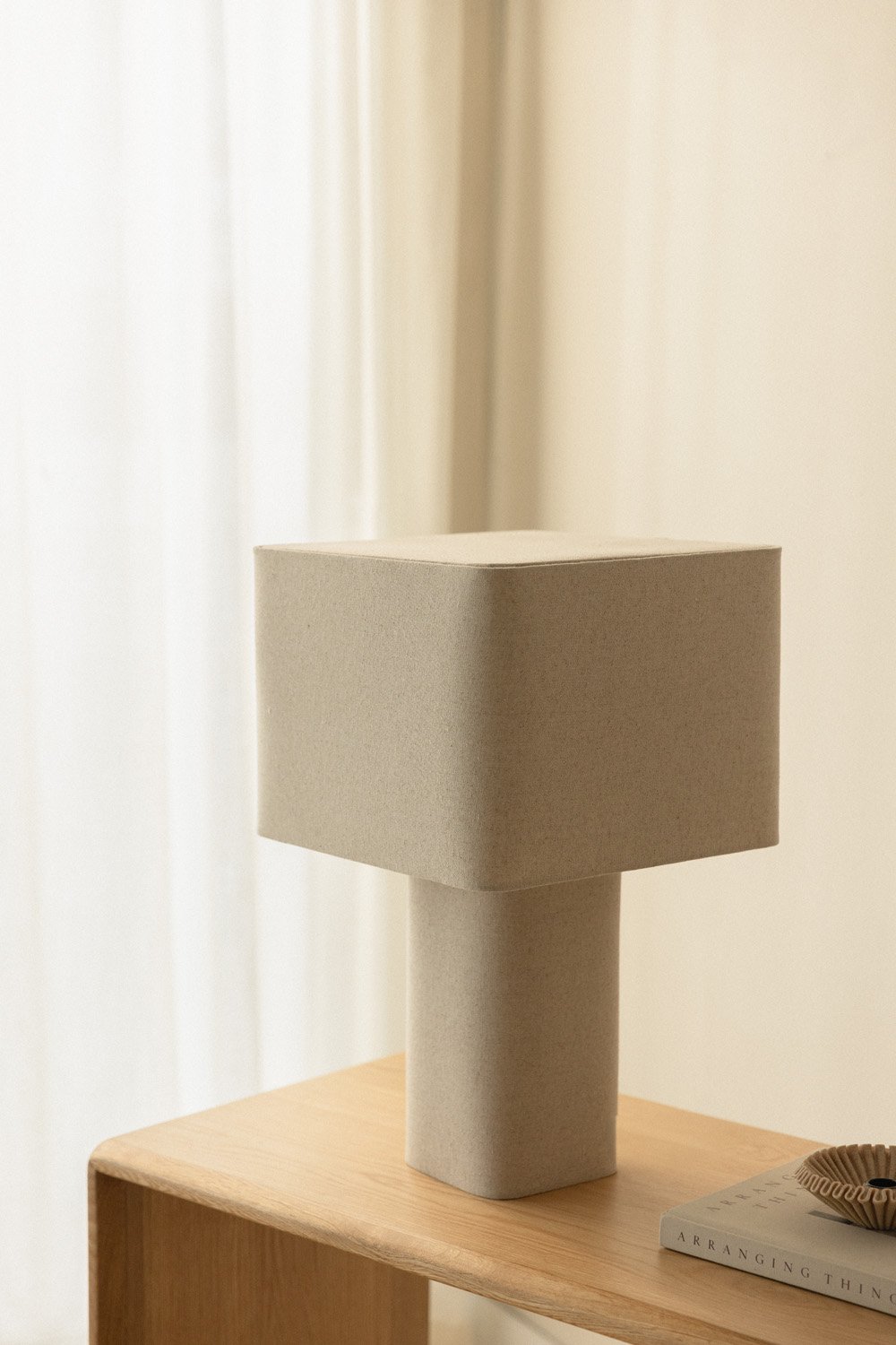 Lampada da tavolo in lino Rivos