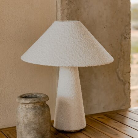 Lampada da tavolo in tessuto bouclé Liselot