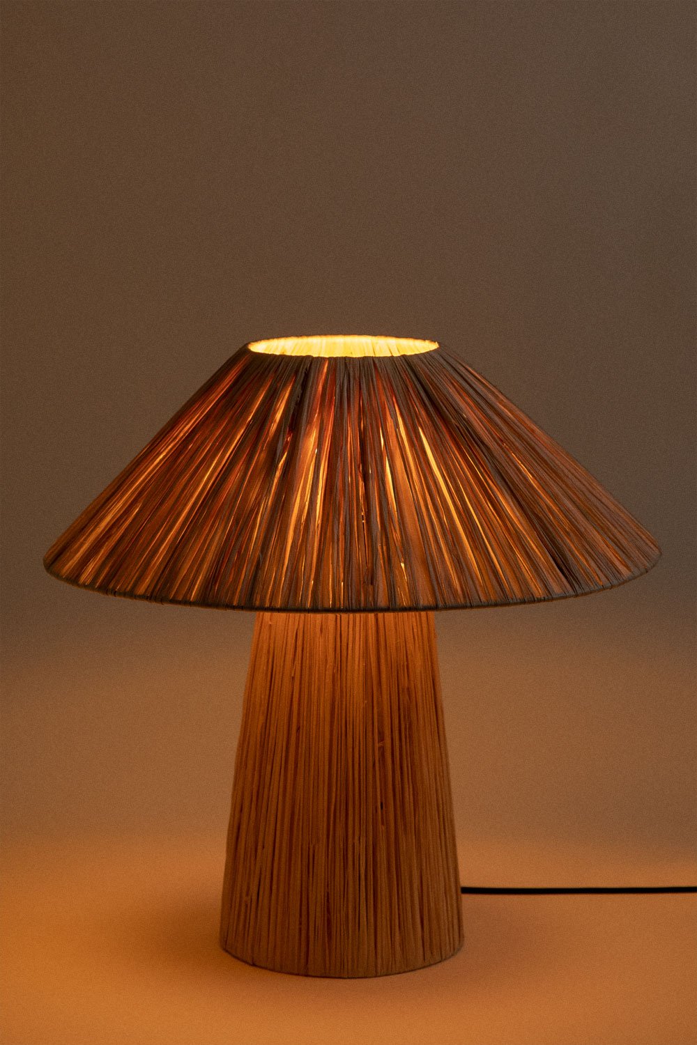 Lampada da tavolo in rafia Aruel