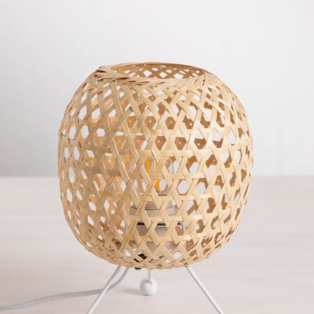 Lampada da tavolo in rattan Krisal