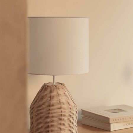 Lampada da tavolo in rattan Zakai