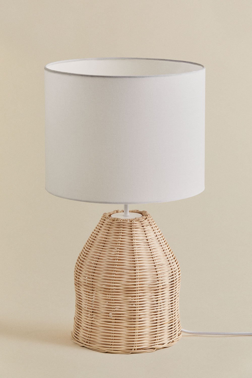 Lampada da tavolo in rattan Zakai
