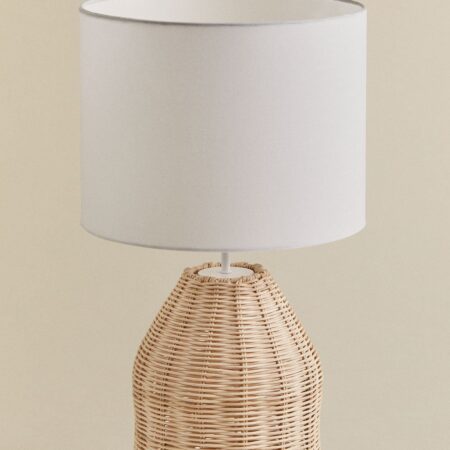 Lampada da tavolo in rattan Zakai