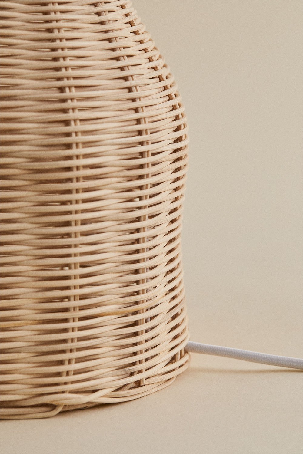 Lampada da tavolo in rattan Zakai