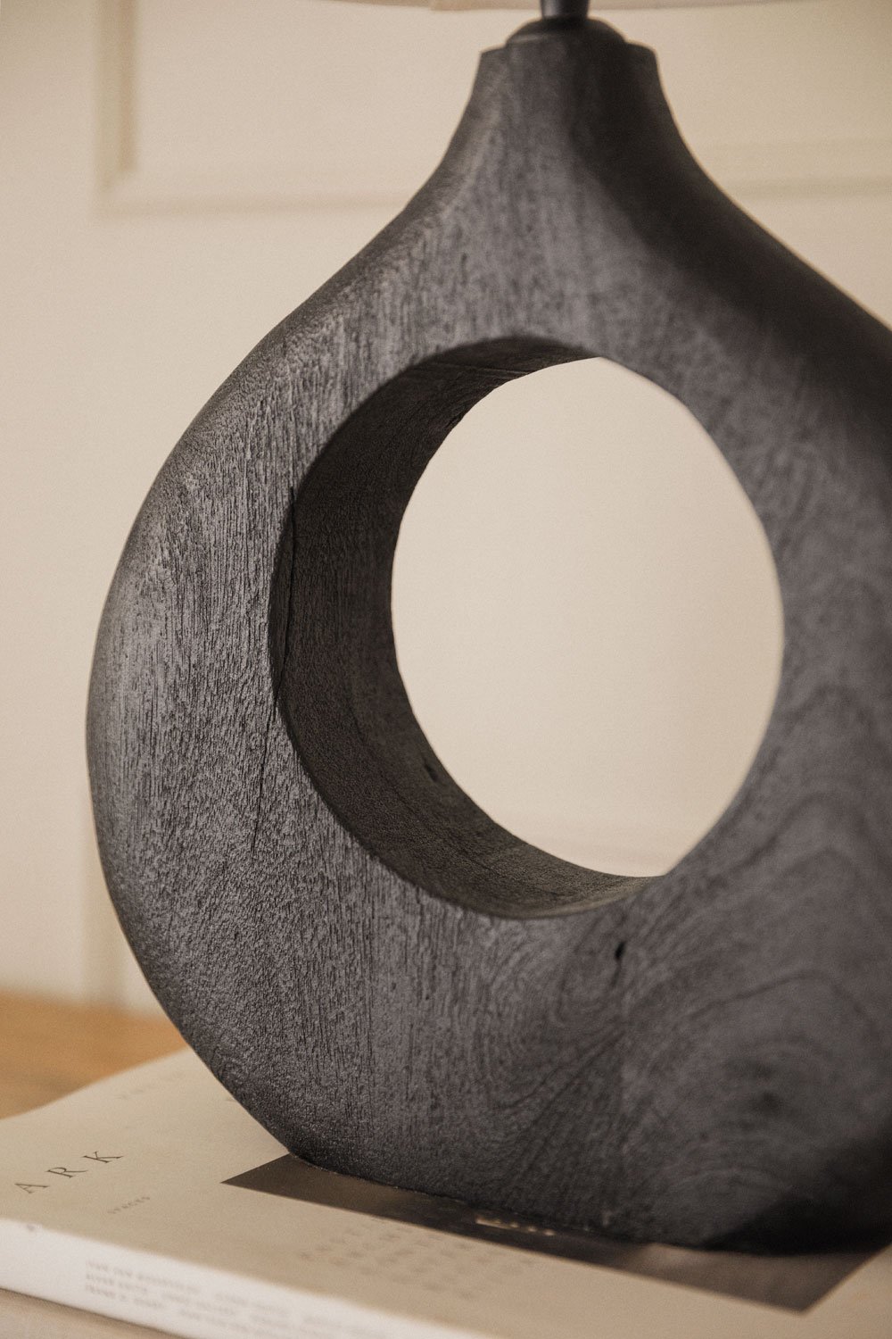 Lampada da tavolo in legno di mango Joana