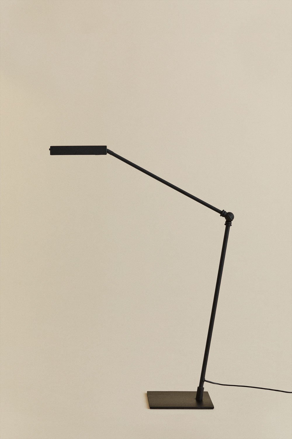 Lampada da tavolo a LED in ferro Valtyn