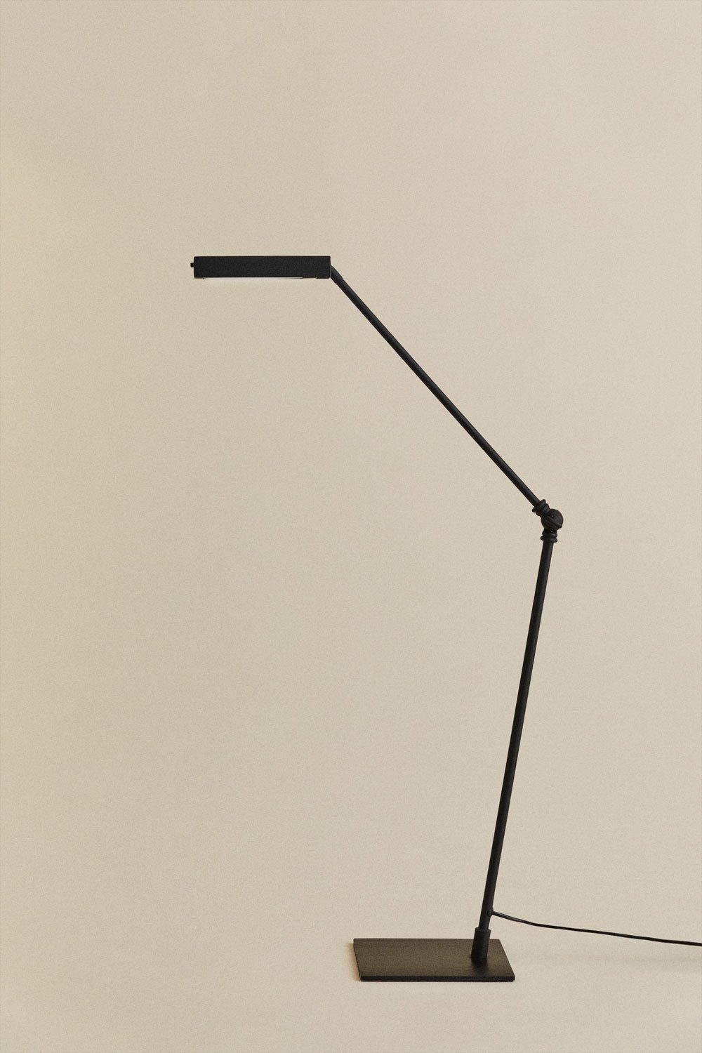 Lampada da tavolo a LED in ferro Valtyn