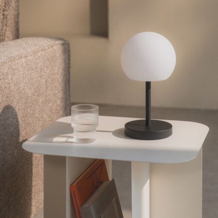 Lampada da tavolo LED wireless in ferro Kiemery