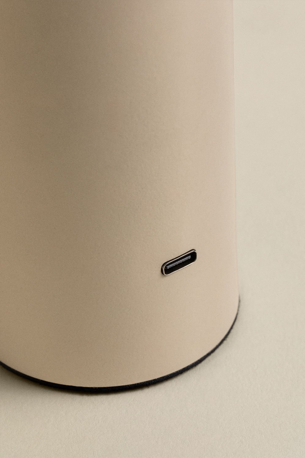 Lampada da tavolo LED in metallo senza fili Loentia