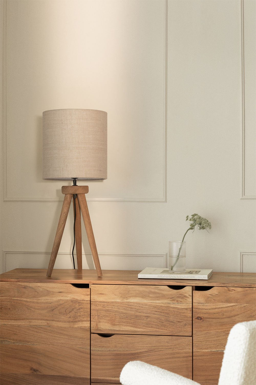Lampada da tavolo Simona in legno di mango