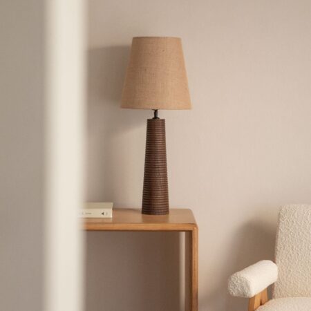 Lampada da tavolo Vernazia in legno di mango e lino