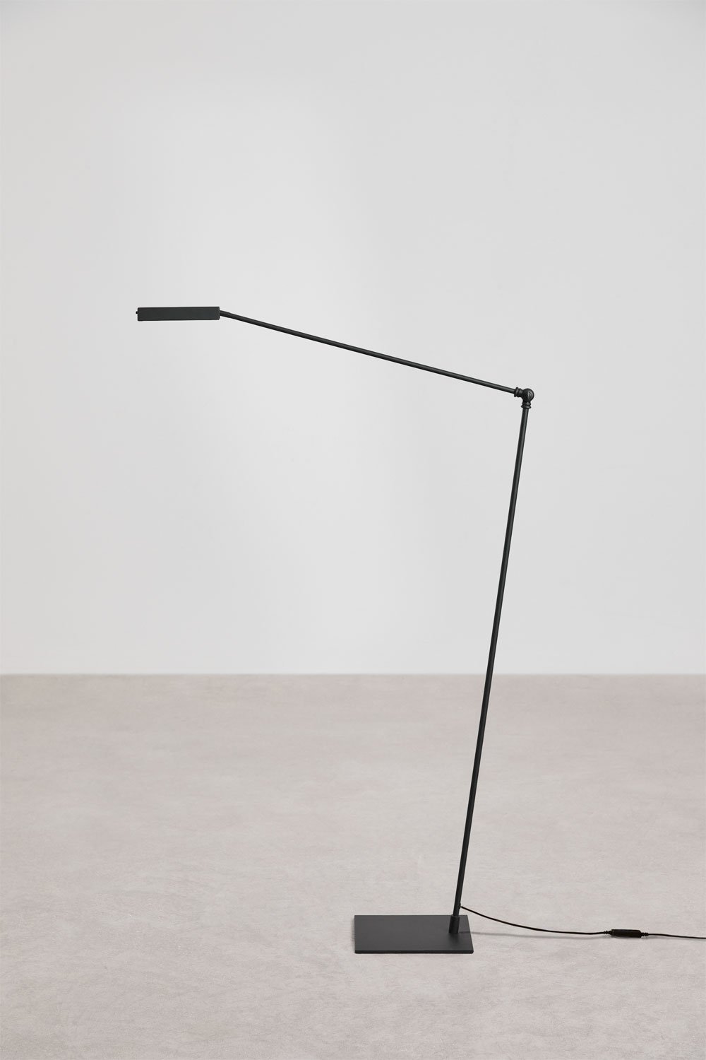 Lampada da terra a LED in ferro Valtyn