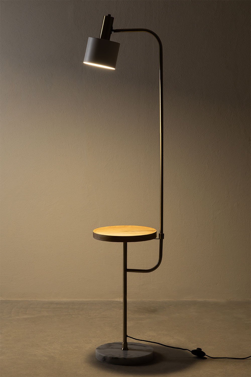 Lampada da terra con tavolo Águeda