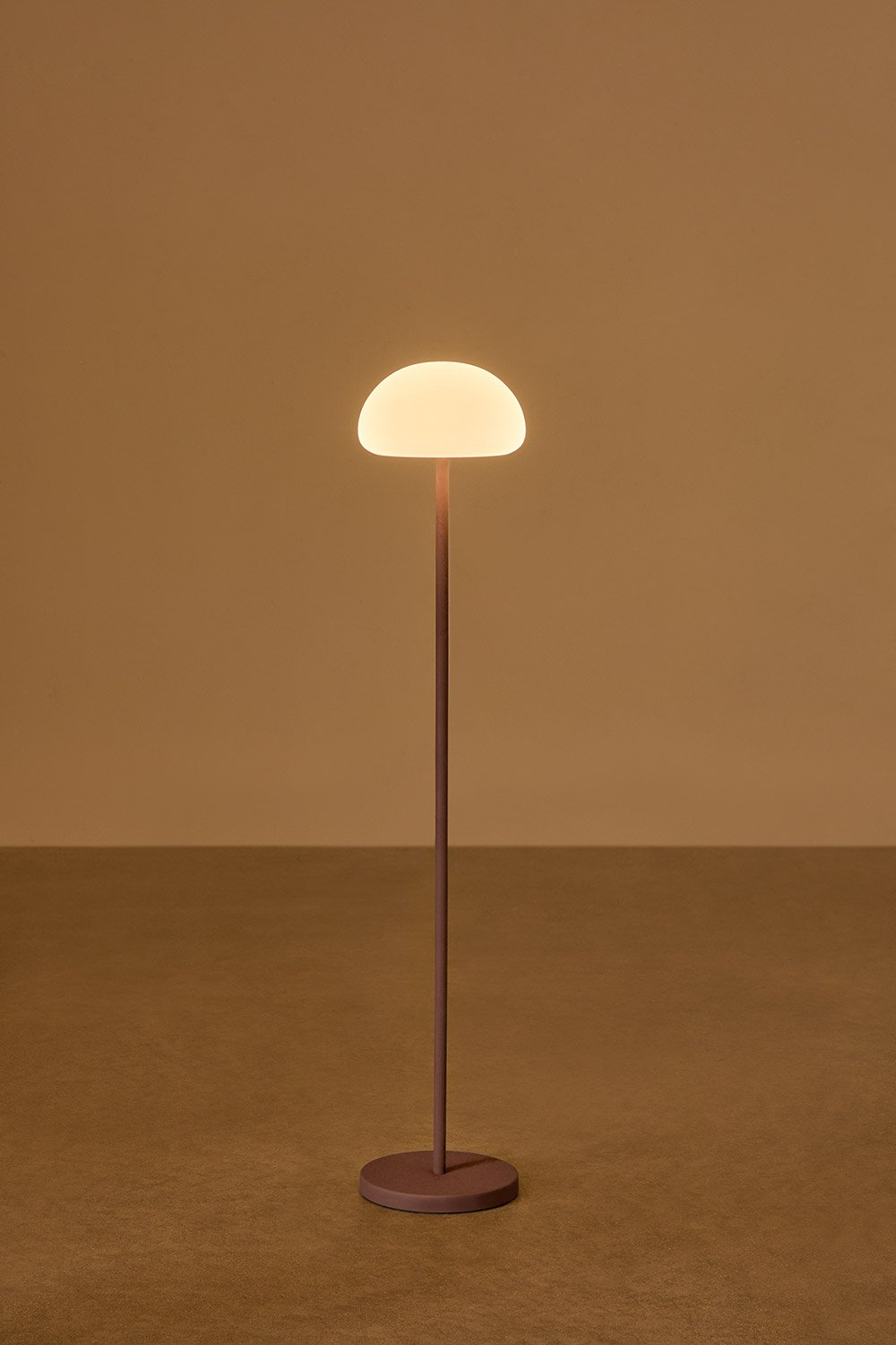 Lampada da terra da esterno LED senza fili in ferro Zeliro