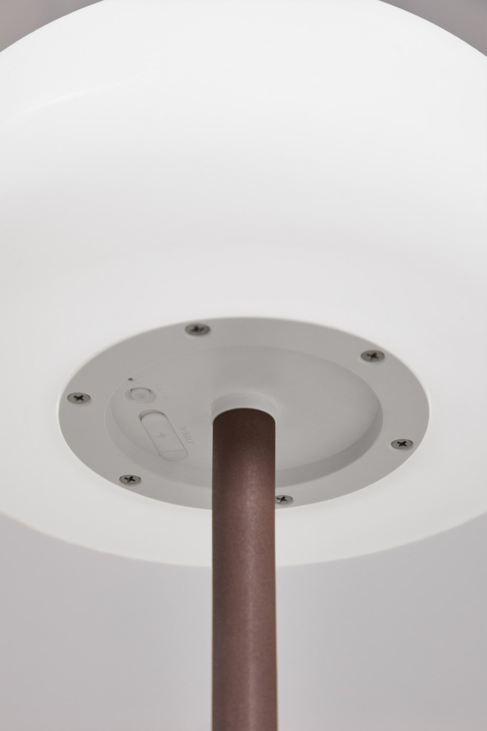Lampada da terra da esterno LED senza fili in ferro Zeliro