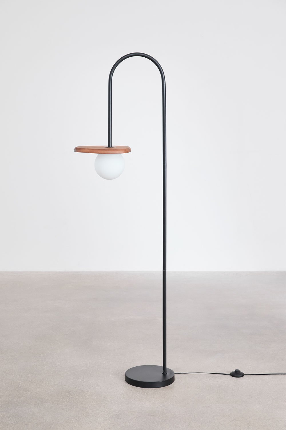 Lampada da terra in legno di acacia Freidy