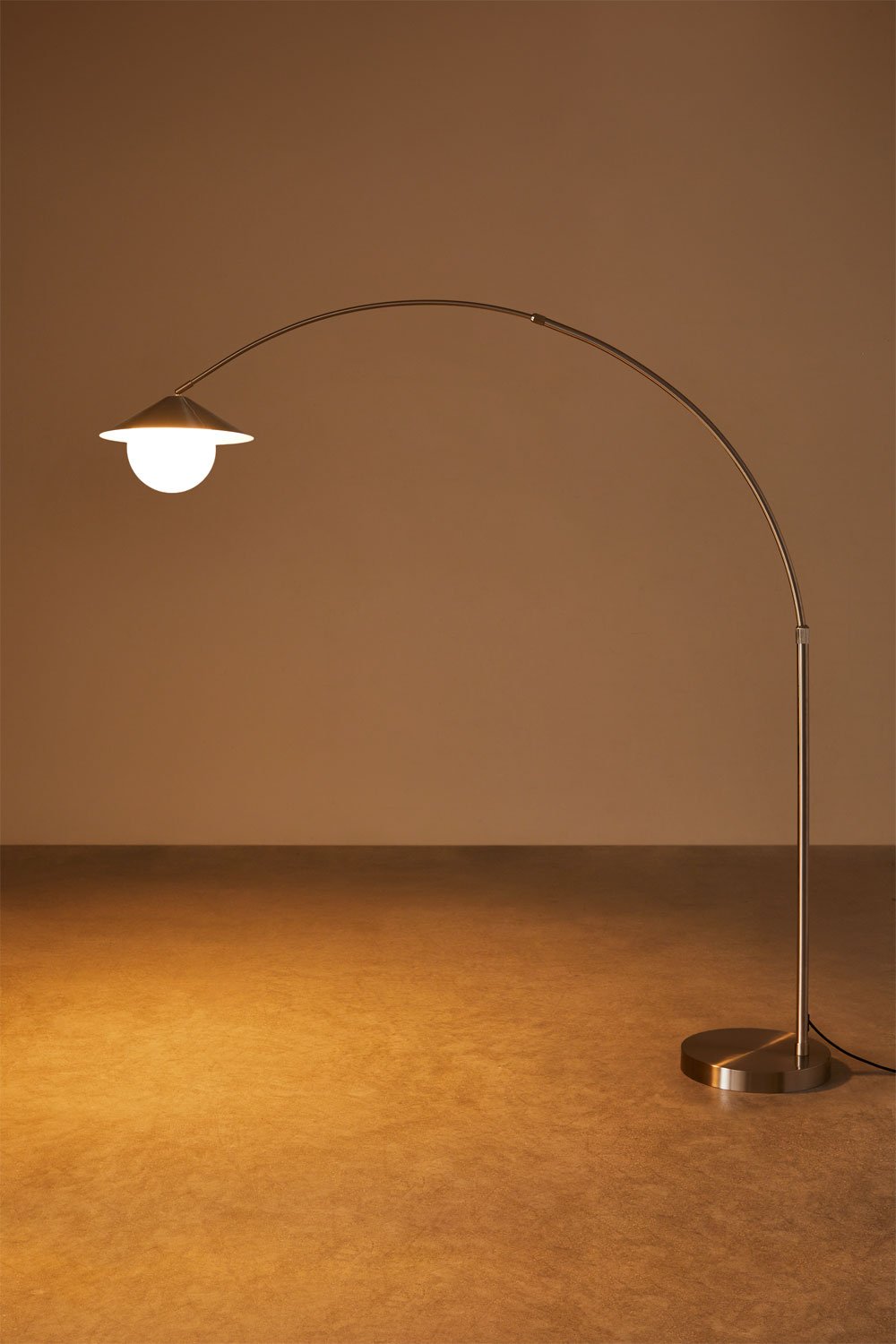 Lampada da terra in ferro Orvina