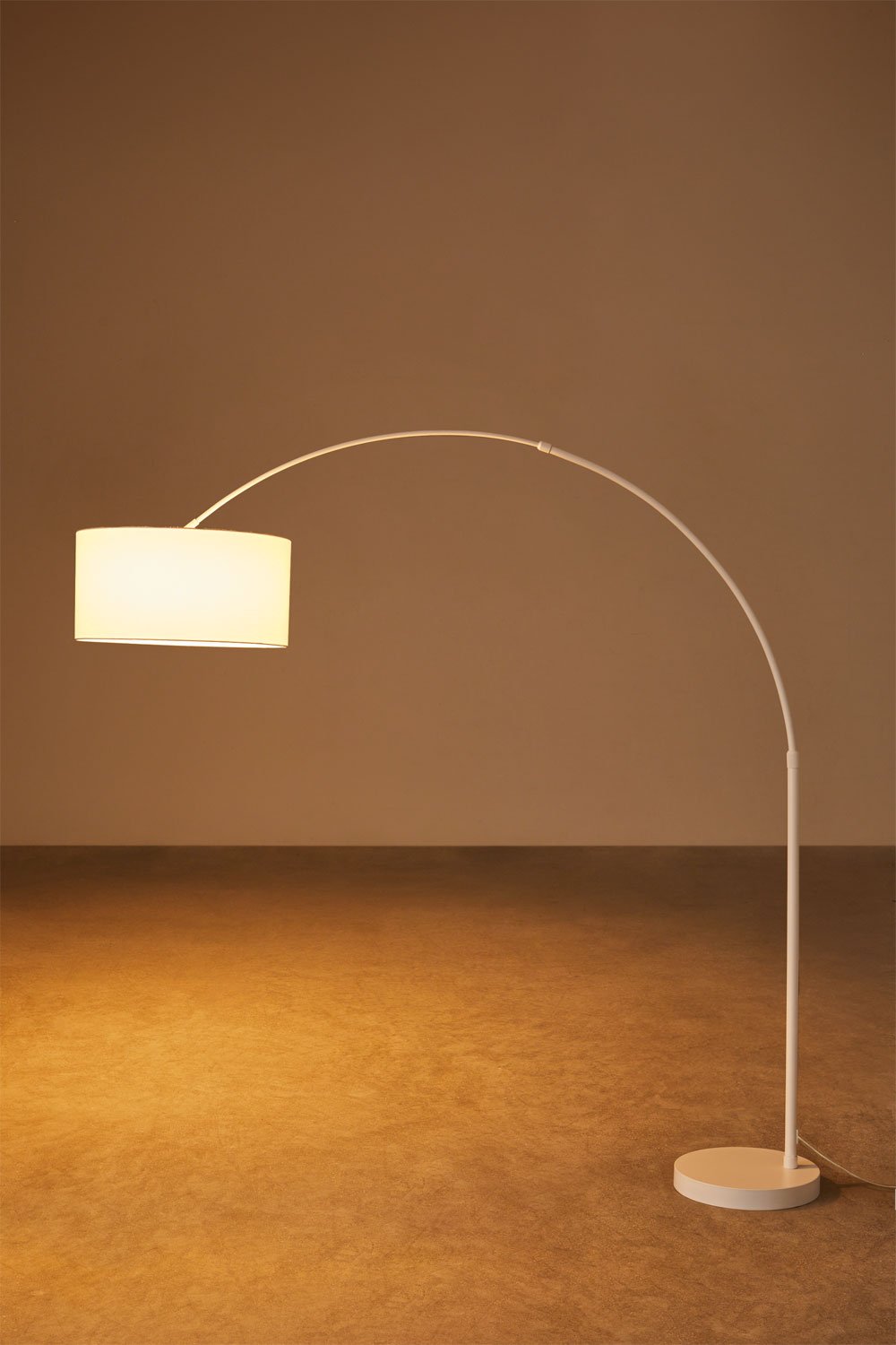 Lampada da terra in lino e ferro Vonera